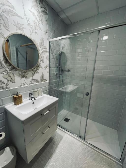 New Stylish Apt 5Px En La Plaza De Espana/Gran Via Мадрид Екстериор снимка